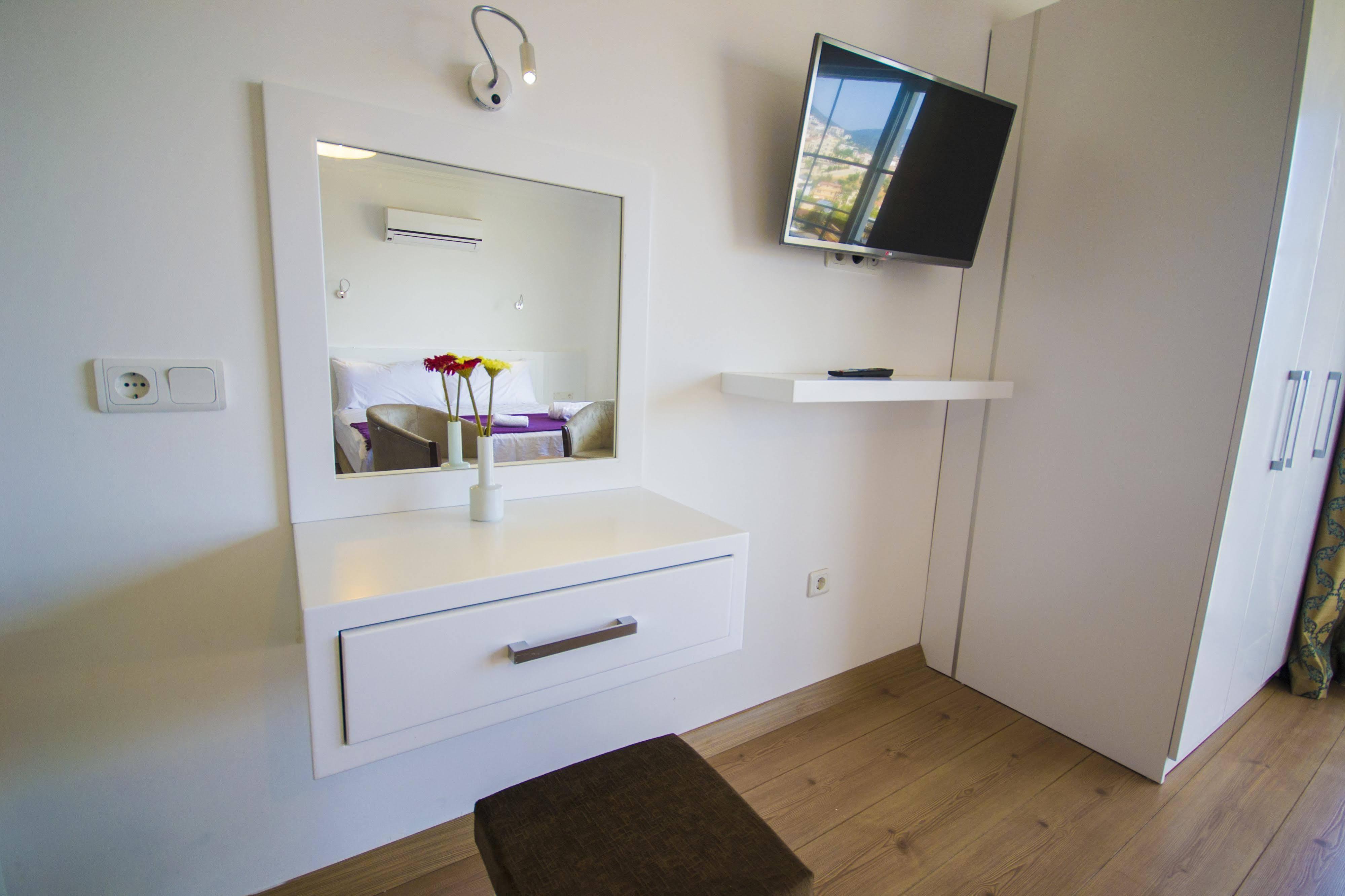 Kelebek Studio Apartments Kalkan Luaran gambar