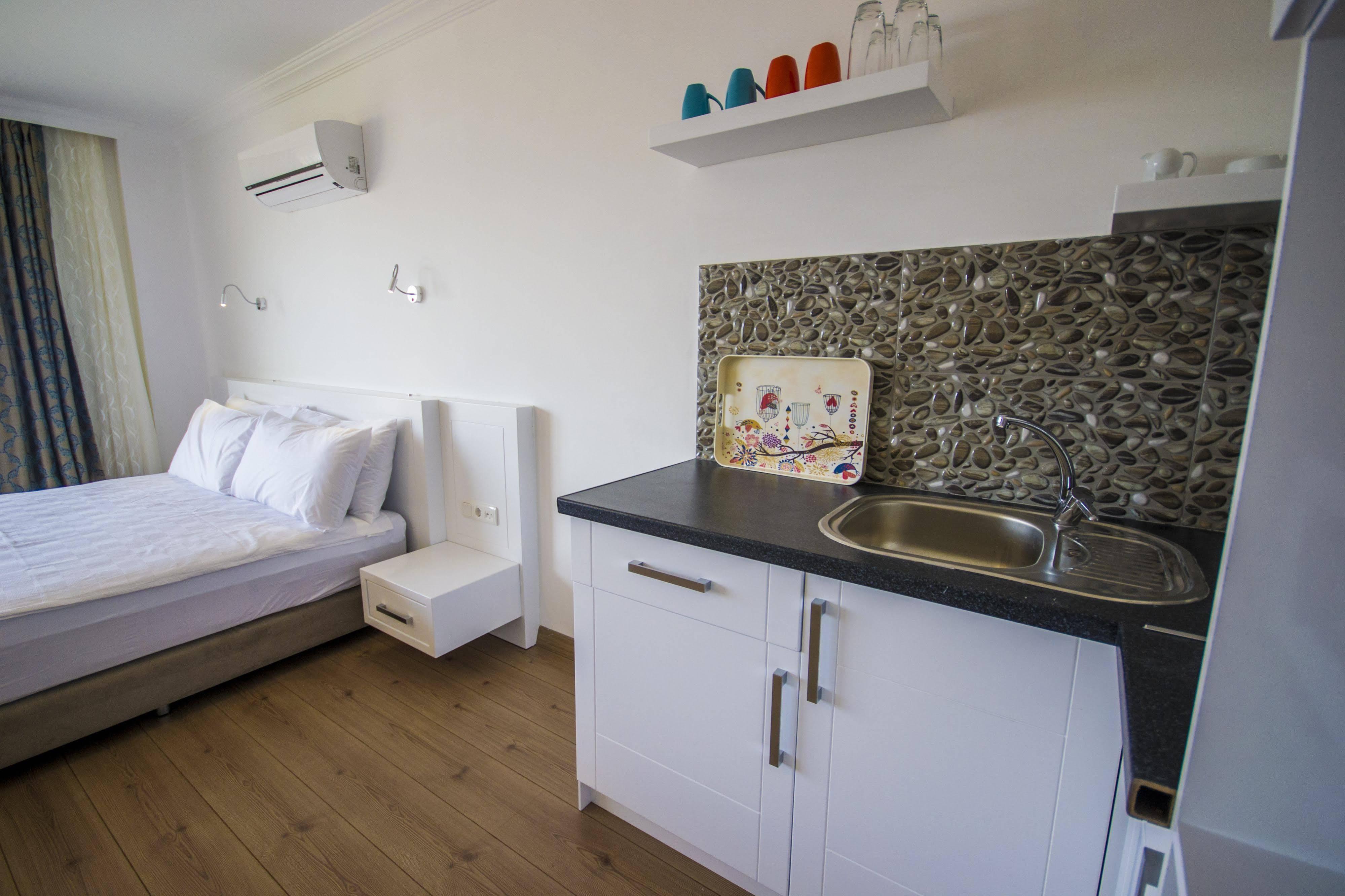 Kelebek Studio Apartments Kalkan Luaran gambar